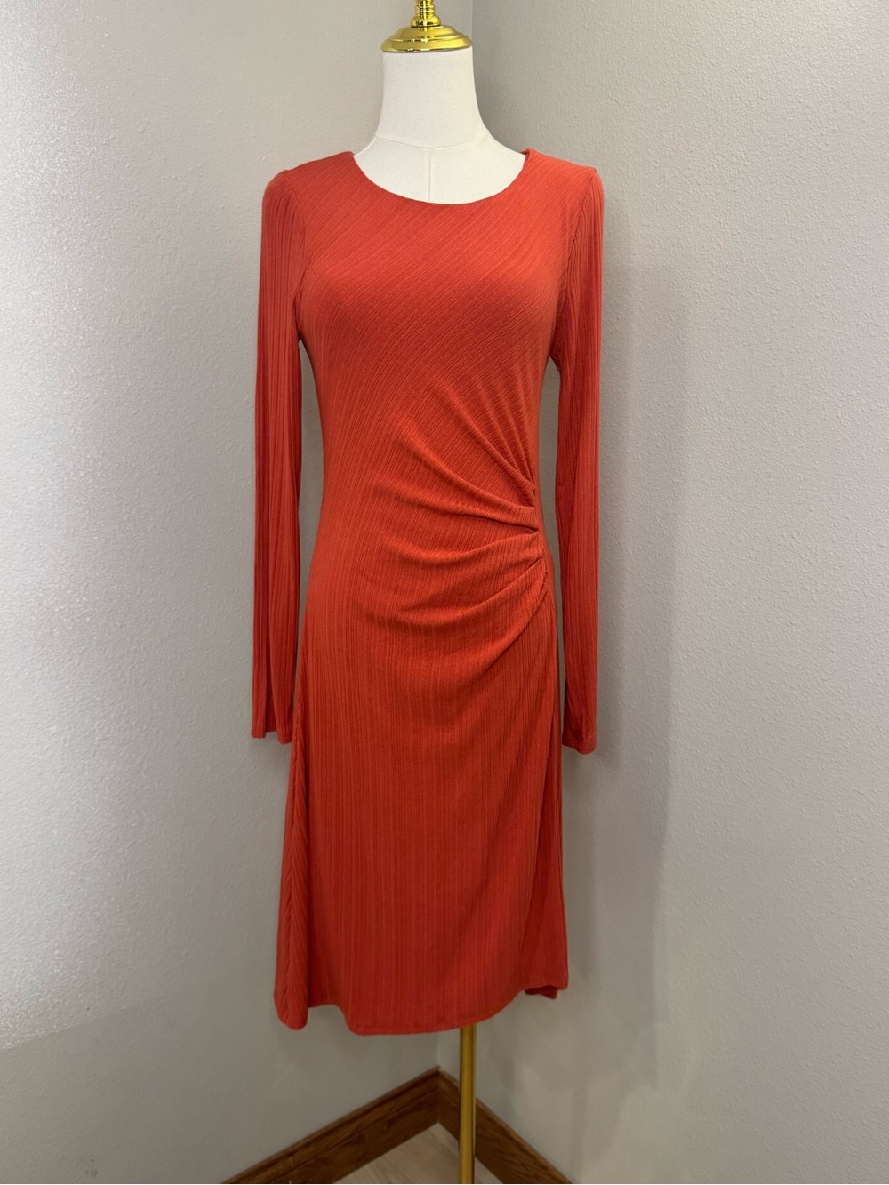Gilli Ribbed Ruched Midi Dress Burnt Orange Long Sleeve Size M NWOT